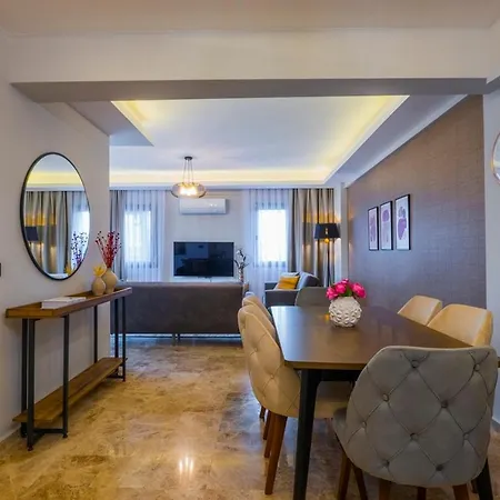 Fethiyede Denize Yakin Sueper Lueks Villa