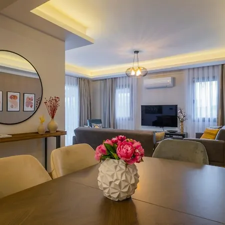 Fethiyede Denize Yakin Sueper Lueks Villa