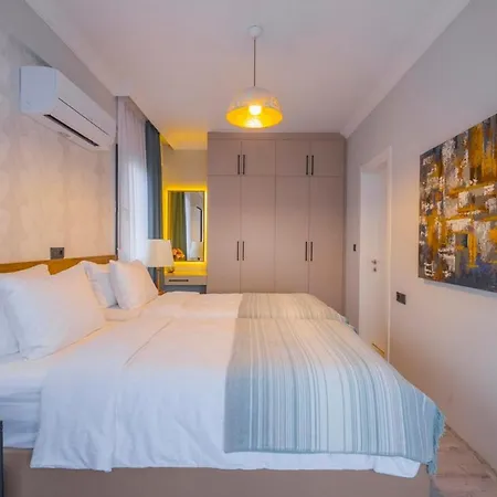 Fethiyede Denize Yakin Sueper Lueks Villa